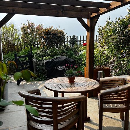 圣奥斯特尔The Old Dairy Retreat别墅 外观 照片