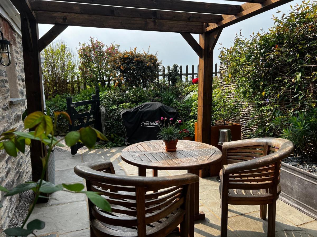 圣奥斯特尔The Old Dairy Retreat别墅 外观 照片